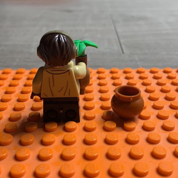 LEGO Harry Potter Neville Longbottom Mystery Bag Fantastic Beasts - Picture 2 of 5